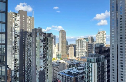 Melbourne Central Business District Apartment | Lvl 32 City View 1BR Near Queen Vic Market