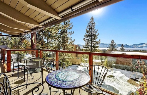 Round Hill Village House | Lx121 Pristine Tahoe Experience