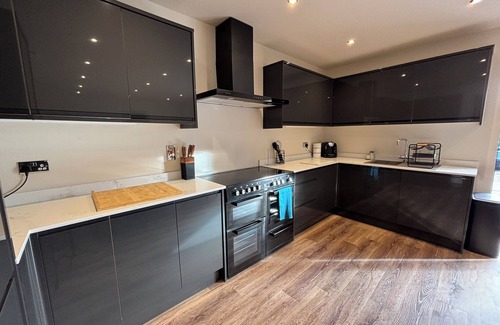 Broadstairs House | Lyla's | Holiday Home | Swimming Pool | Hot Tub | Parking