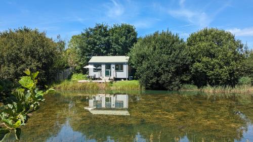Bude Cabin | Lynstone Lakes