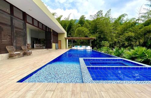 Villeta House | Mágica CASA FINCA de lujo piscina priv, wifi, tv