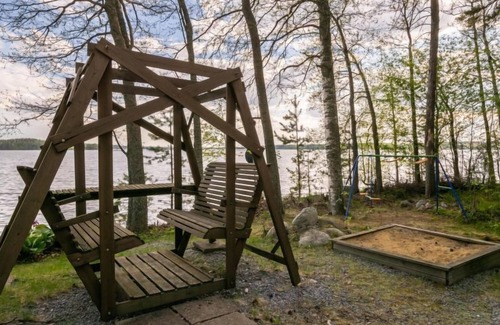 Kulennoinen House | Mäntyrinne by Interhome