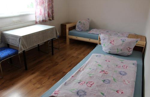 Crawinkel Apartment | Möblierte Zimmer mit Gemeinschaftsküchen und Wohnungen in Thüringen Wald