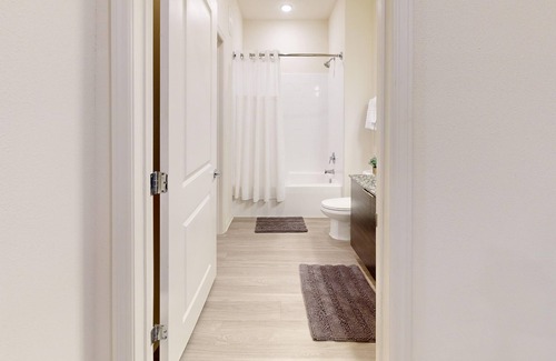 Sun Bay South Apartment | M South Tampa: Resort-Style Living with Pool and Modern Fitness