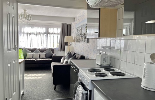 Great Yarmouth Ski Chalet | M & T Chalets. Refurbished Chalet Sleeps 5, in Scratby , 5 Mins to the Beach