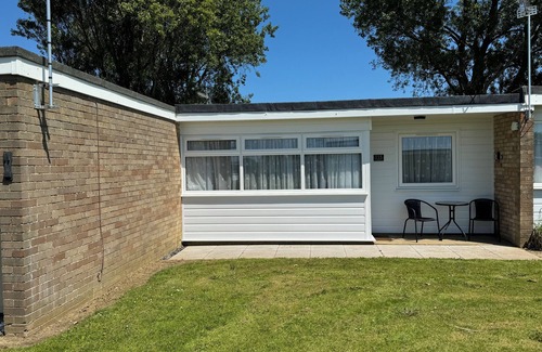 Great Yarmouth Ski Chalet | M & T Chalets. Refurbished Chalet Sleeps 5, in Scratby , 5 Mins to the Beach