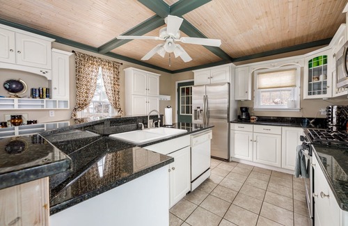 Traverse City House | M22 Shores | Beach | Pet-friendly | Waterfront | Large Groups