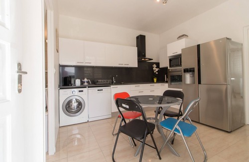 Schoelcher Apartment | M3 calm and seductive; magnificent view of the Pitons du Carbet.