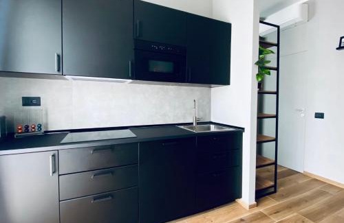 Scandicci Apartment | M4 BLACK Monolocale Moderno e Funzionale