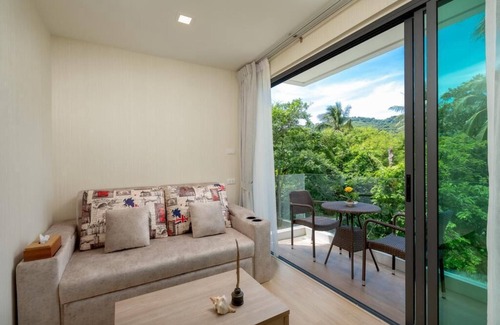 Kata Resort | M7 Deluxe mountain view