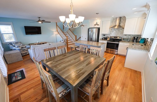 Monteray Shores House | M931- Sound Side, Corolla, Saturday Check In, Comm. Pool!