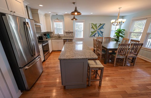 Monteray Shores House | M931- Sound Side, Corolla, Saturday Check In, Comm. Pool!