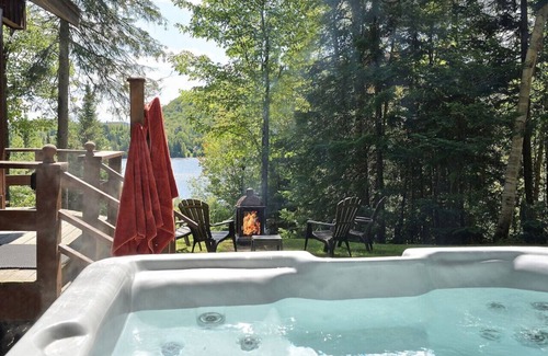 Sainte-Lucie-des-Laurentides House | Manoir des Pins - Private spa, sauna and beach access