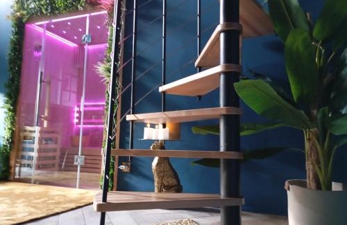 Pleugueneuc Apartment | Ma Petite Chambre Parisienne