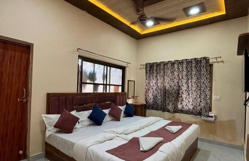 Varanasi Hotel | Maa Vaishnavi guest house