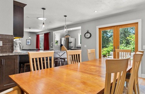 Healdsburg House | Maacama Pavone, sleeps 6, Pool, Spa, Pizza Oven