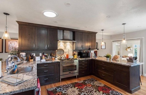 Healdsburg House | Maacama Pavone, sleeps 6, Pool, Spa, Pizza Oven