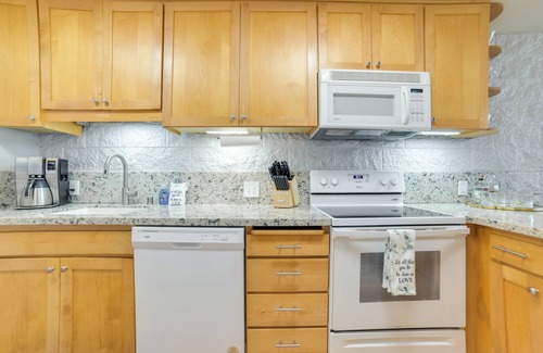 Maalaea Condo | Maalaea Condo w/Pool Access - Walk to Beach!