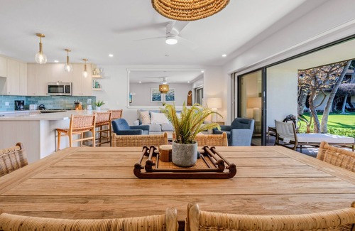 Kihei House | Maaleaa Surf C5 Oceanfront townhouse on miles of Sandy Beach