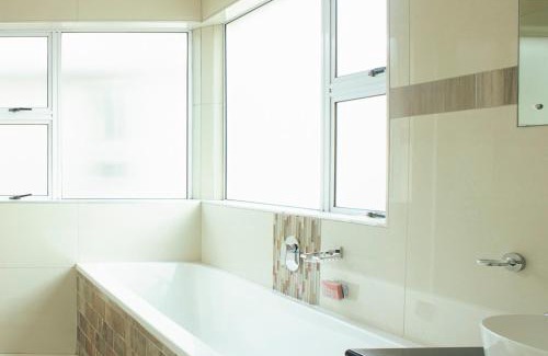 Parklands House | Mabhabha's Stay Inn 1