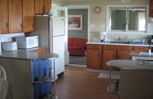 Holland Cottage | Macatawa Lake View Cottage by State Park and Bike Trails