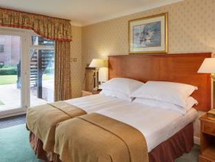 New Forest District Hotel | Macdonald Elmers Court Hotel