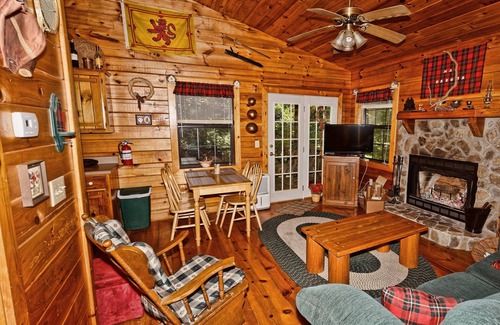 Murphy Cabin | MacGregor cabin in Scottish Woods