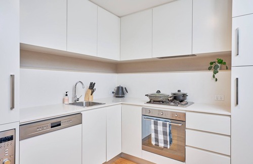 Macquarie Park Apartment | Macquarie Park vibrant 2-bedroom apartment