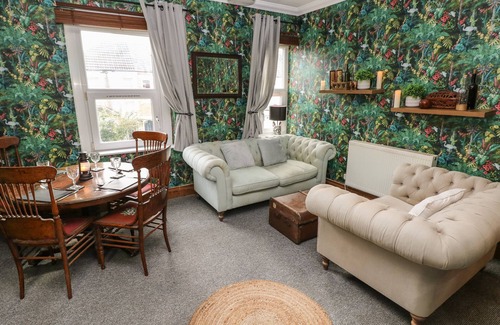 Grangetown Cottage | MADAME BUTTERFLY'S APARTMENT, pet friendly in Cardiff