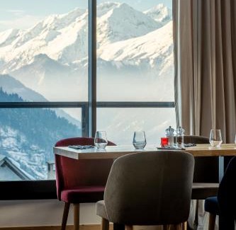 Vaujany Hotel | Madame Vacances Hotel Les Cimes
