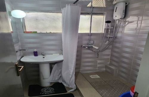 Nairobi West Apartment | Madaraka cosy suite