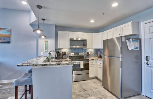 Madeira Beach Condo | Madeira Bay 1502- Bayside with Stunning Gulf Views!