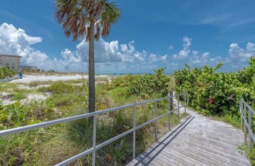 Madeira Beach House | Madeira Bay Resort II - 606