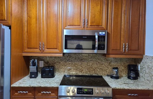 Madeira Beach Resort | Madeira Beach Florida Vacation Rentals - ROYAL REXHOST RESORTS - Yacht Club