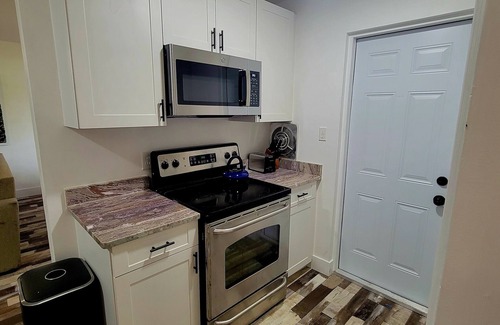 Madeira Beach Villa | Madeira Beach Villas #8 Luxury 2br/2ban4 min to the white sands of Madeira Beach