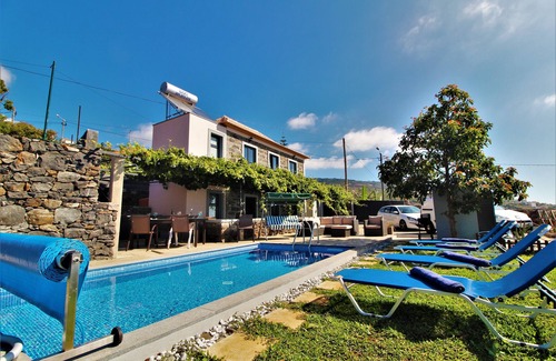 Santa Cruz House | Madeirense Villa in Santa Cruz