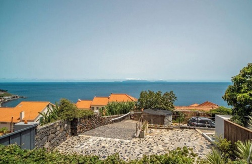 Santa Cruz House | Madeirense Villa in Santa Cruz