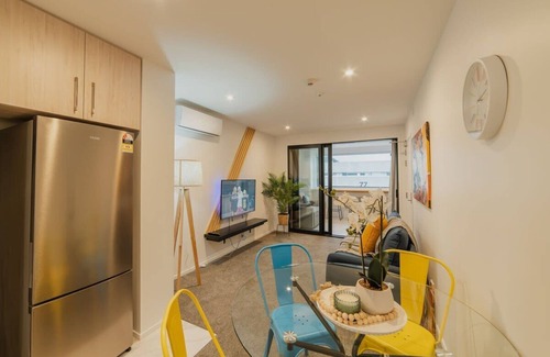 Christchurch City Centre Apartment | Madhouse Comfort - 2-BR Haven on Tuam Street