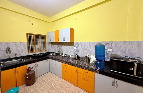 Varanasi Apartment | Madhuraj Villa Homestay