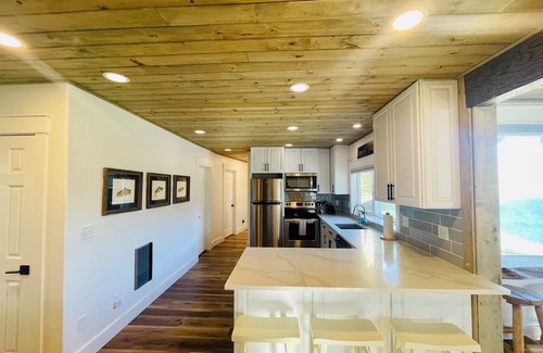 Cameron Cottage | Madison Riverfront Retreat