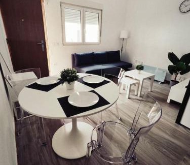 Pueblo Nuevo Apartment | Madrid Centro Aeropuerto