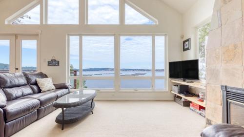Coupeville House | Madrona Beach House by AvantStay Waterfront Home