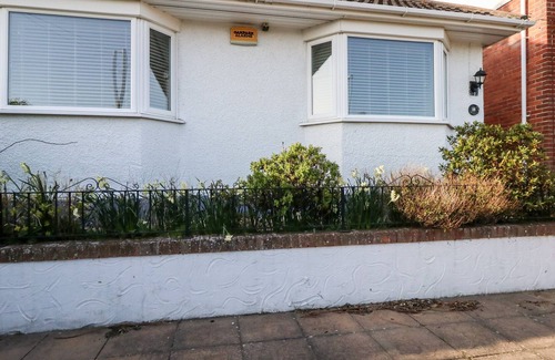 Weymouth House | MAE TIDES, pet friendly, with a garden in Weymouth