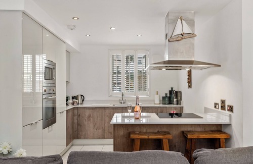 Saundersfoot House | Maes-Y-Berllan - Close to Village and Beach