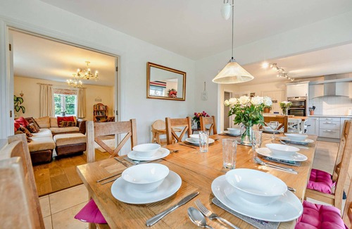 Amroth House | Maes Yr Haf - Five Bedroom House, Sleeps 12