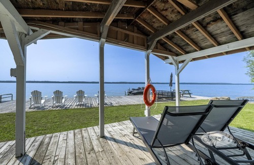 Shanty Bay Cottage | Magazine worthy 8 bed 7 bath cottage on Lake Simcoe! South Exposure!