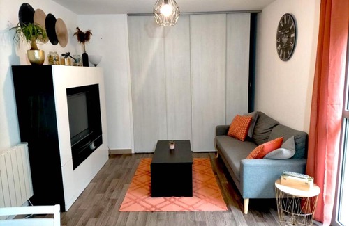 Bourg-en-Bresse Apartment | Magenta, appart. Cosy proche Gare & Centre