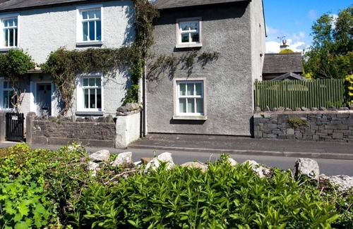 Cartmel Cottage | Maggie Puddle - nest - perfect for couples