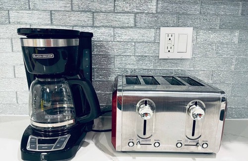 Washington Square West Apartment | Magic Gardens 2BD Apt in Center City