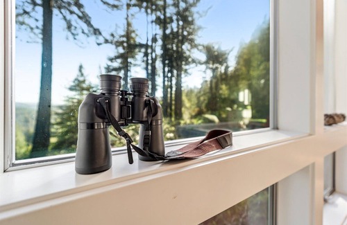 Cazadero House | Magic Madrone- Stunning & Comfy!Top of Redwoods!Astonishing Views!HotTub/WiFi